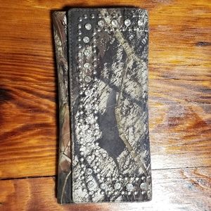 Trifold camo wallet